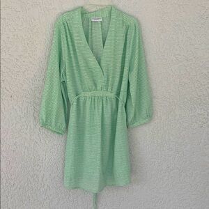 Liz Lange maternity Green Striped V-Neck top size XL